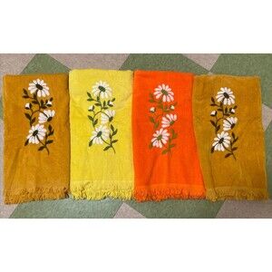 4 Vintage Pequot Bath Towels Floral Fringe MCM 1970’s, Embroidered Retro mod EUC